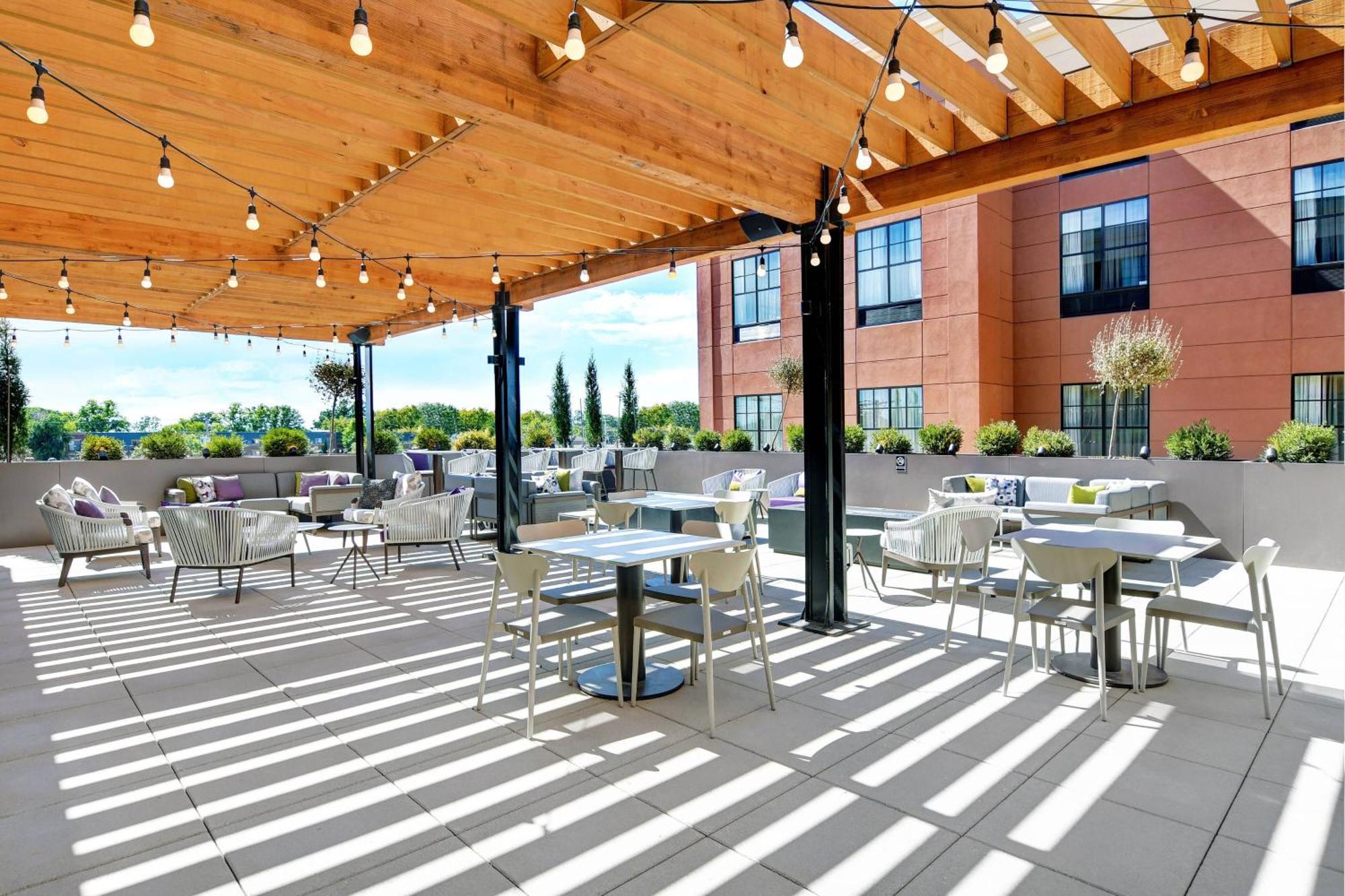 Courtyard By Marriott Manhattan Aggieville Exteriér fotografie