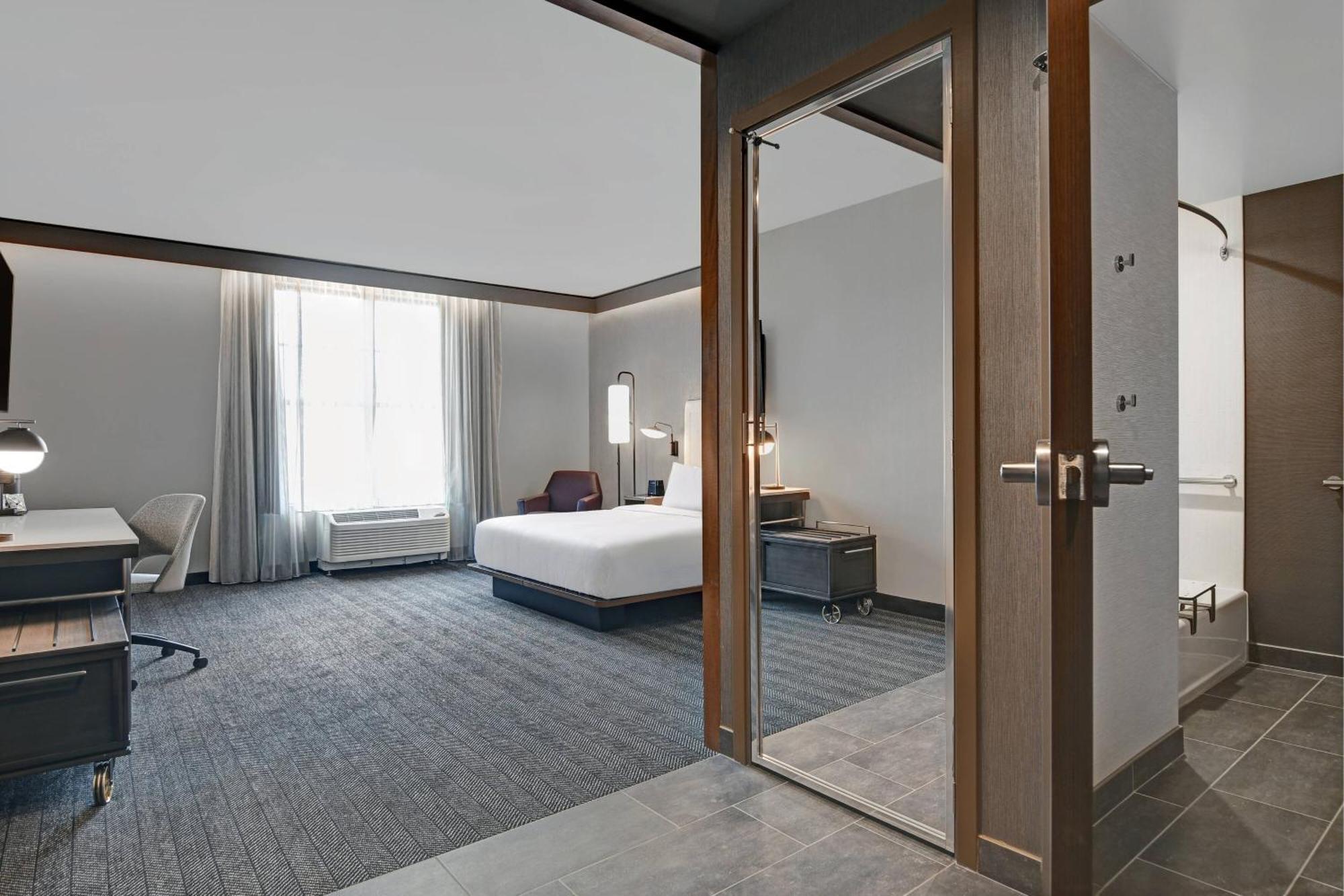 Courtyard By Marriott Manhattan Aggieville Exteriér fotografie