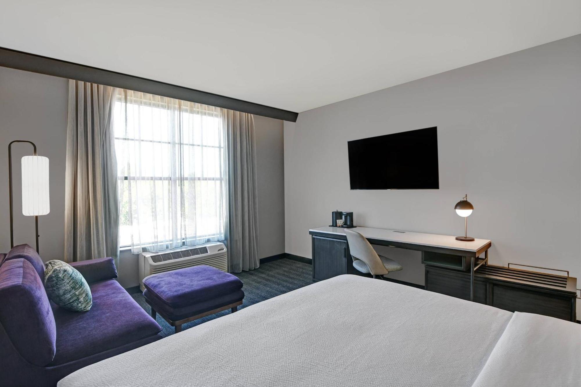 Courtyard By Marriott Manhattan Aggieville Exteriér fotografie