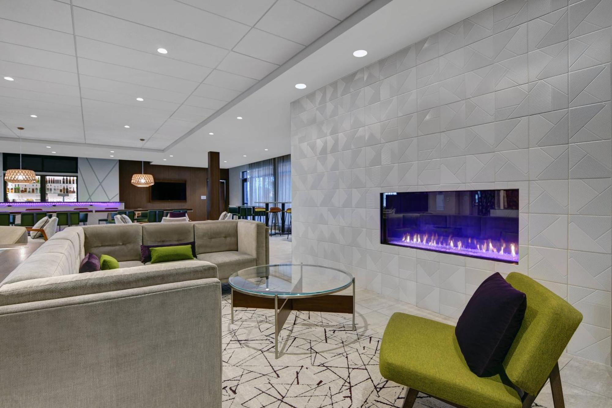 Courtyard By Marriott Manhattan Aggieville Exteriér fotografie